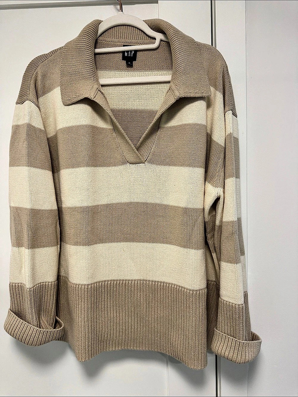 GAP 24/7 Split-Hem Polo Sweater Striped Cotton V-Neck Sweater in Brown & Cream